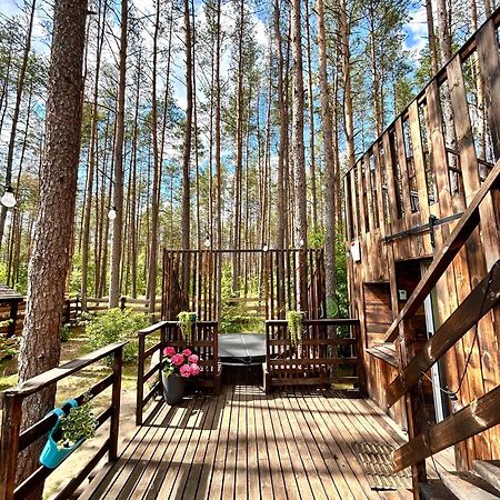 Lesny Domek W Stylu Scandi Z Jacuzzi Nad Jeziorem Kaszuby Grzybowo  Екстериор снимка