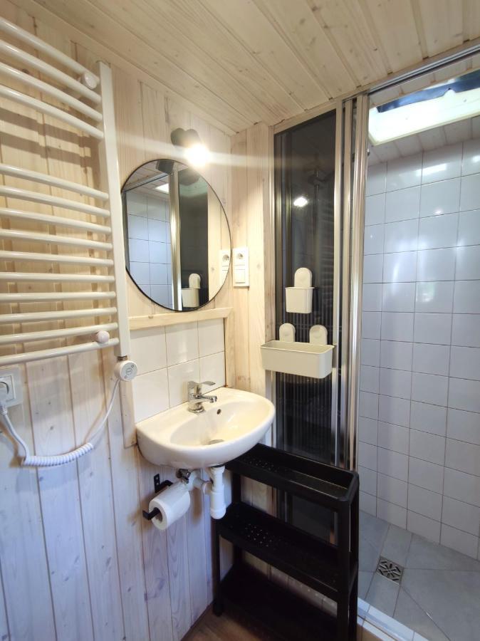 Lesny Domek W Stylu Scandi Z Jacuzzi Nad Jeziorem Kaszuby Grzybowo  Екстериор снимка