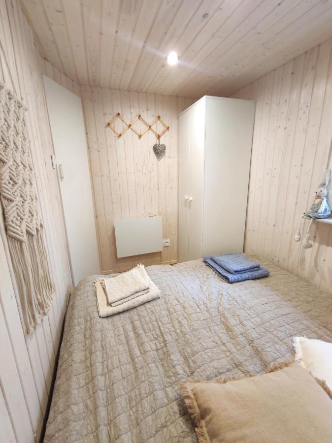 Lesny Domek W Stylu Scandi Z Jacuzzi Nad Jeziorem Kaszuby Grzybowo  Екстериор снимка