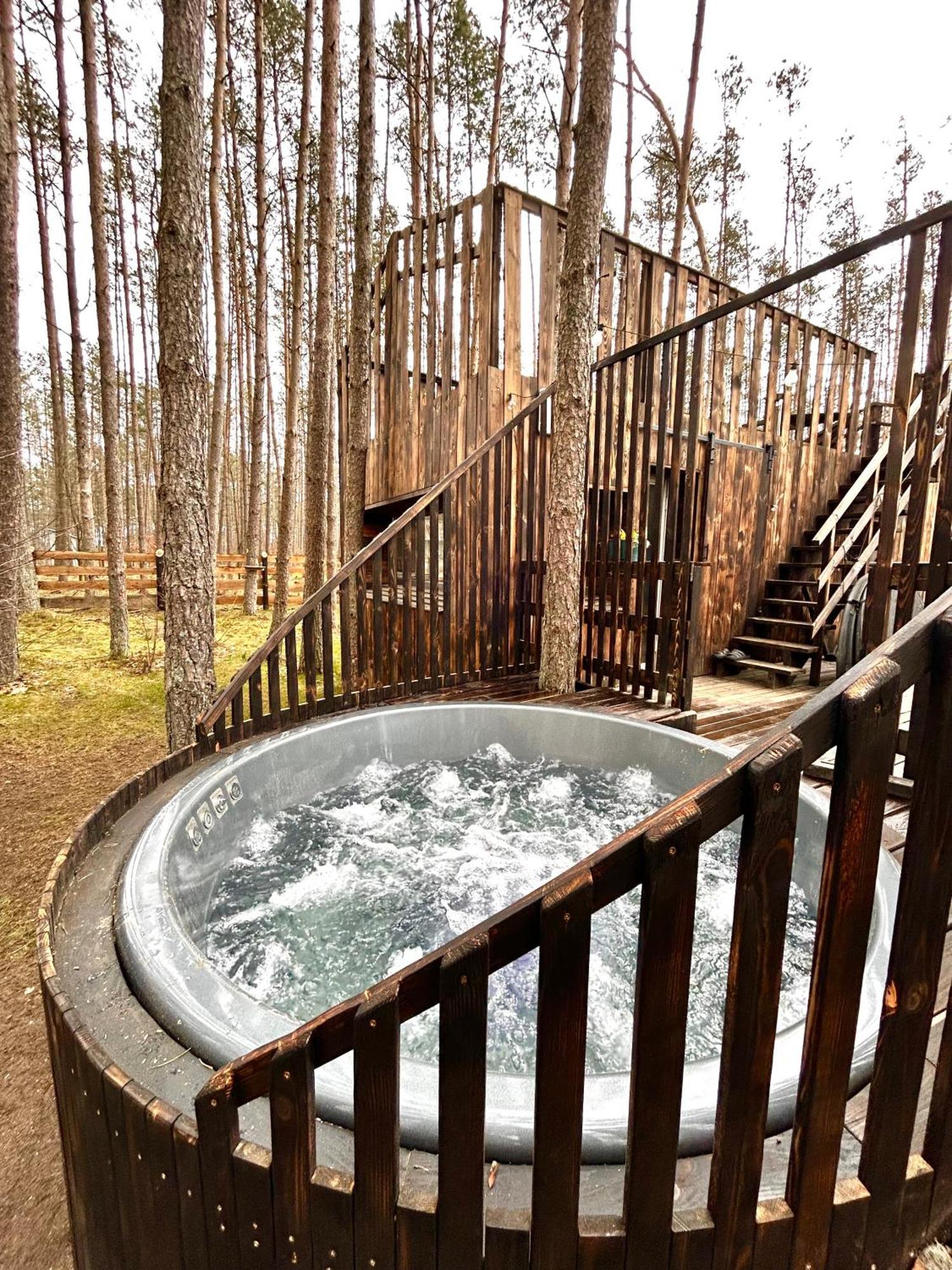 Lesny Domek W Stylu Scandi Z Jacuzzi Nad Jeziorem Kaszuby Grzybowo  Екстериор снимка