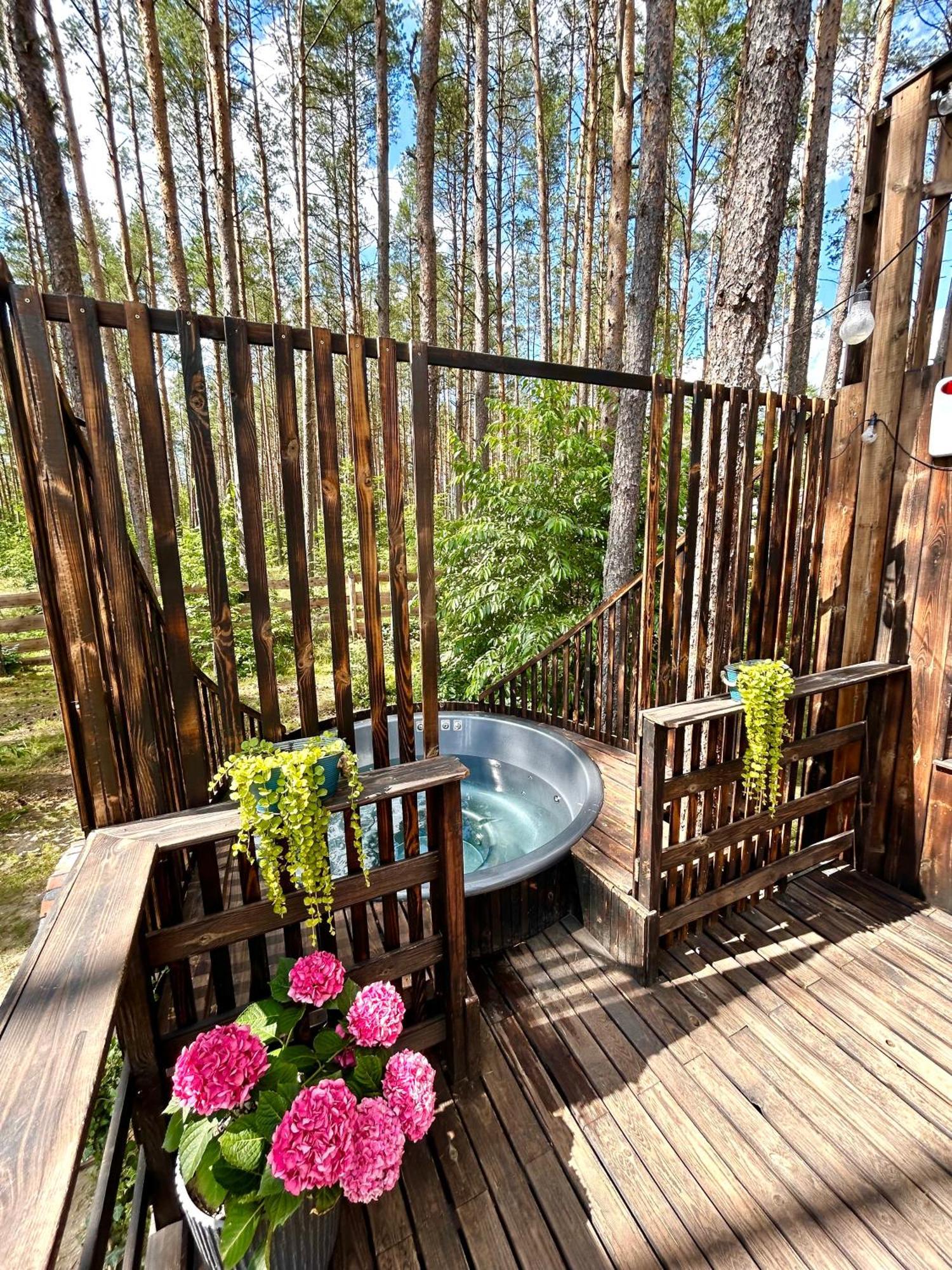 Lesny Domek W Stylu Scandi Z Jacuzzi Nad Jeziorem Kaszuby Grzybowo  Екстериор снимка