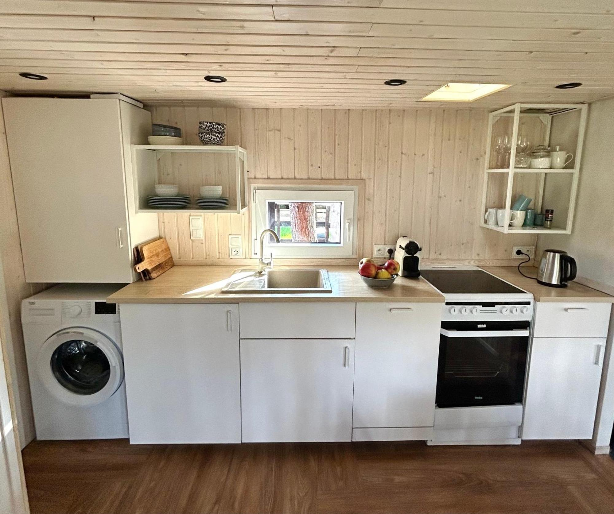 Lesny Domek W Stylu Scandi Z Jacuzzi Nad Jeziorem Kaszuby Grzybowo  Екстериор снимка