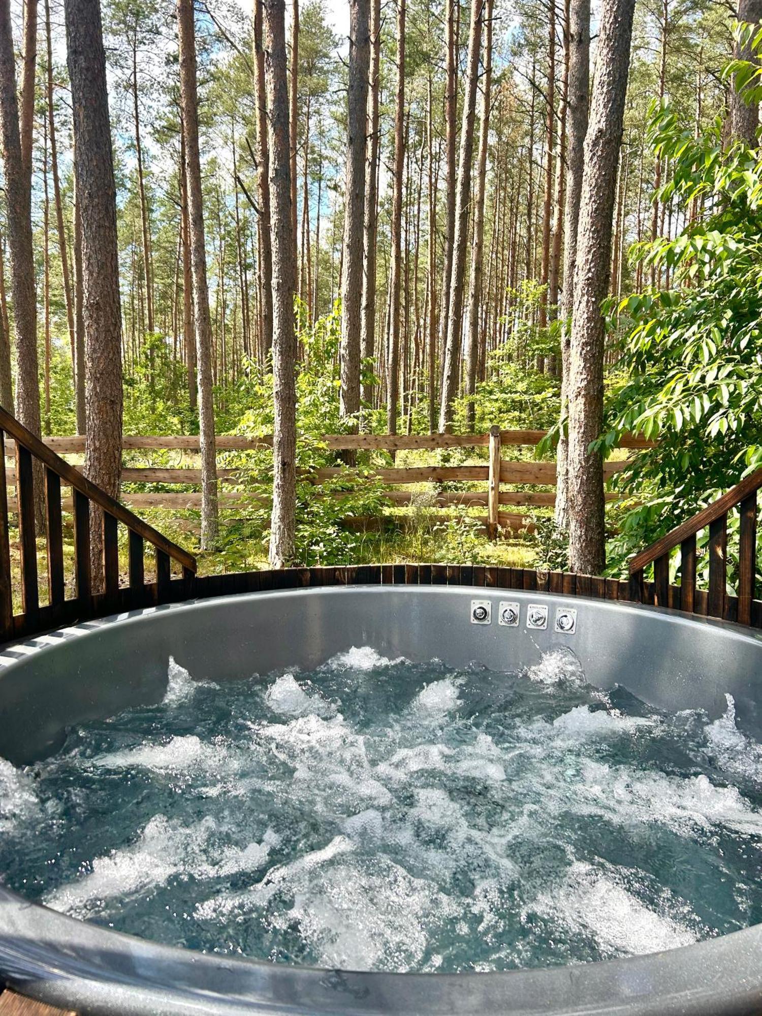 Lesny Domek W Stylu Scandi Z Jacuzzi Nad Jeziorem Kaszuby Grzybowo  Екстериор снимка
